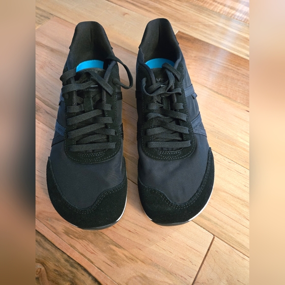 Xero Black Wynn Sneakers Size 9 - Picture 2 of 7